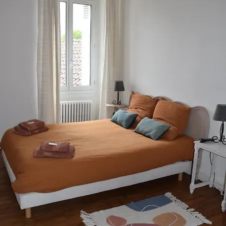 Logis De Fornel Bed and Breakfast *