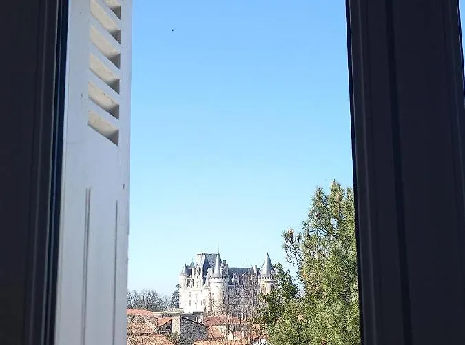 Logis De Fornel Bed & Breakfast *